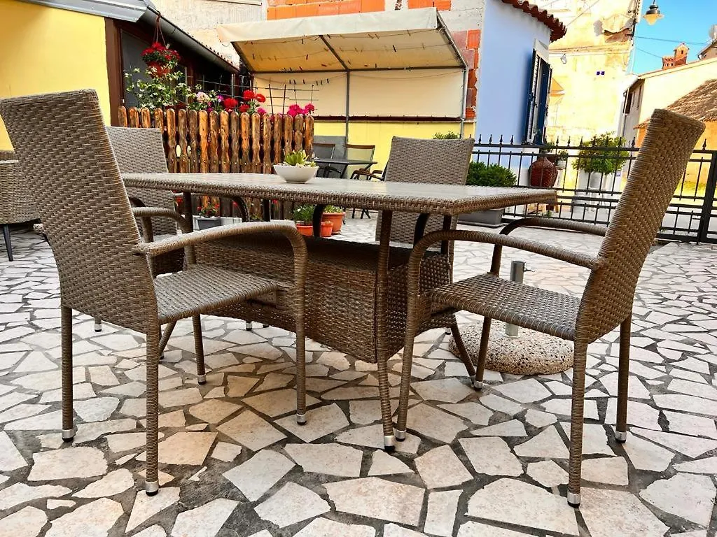 Apartments Zukanovic Fazana 0*,  Croatia